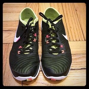 Nike FitSole Flywire Sneakers